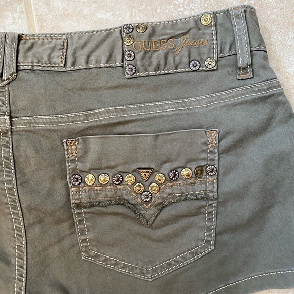 NEW Guess Shorts - Picture 4 of 5